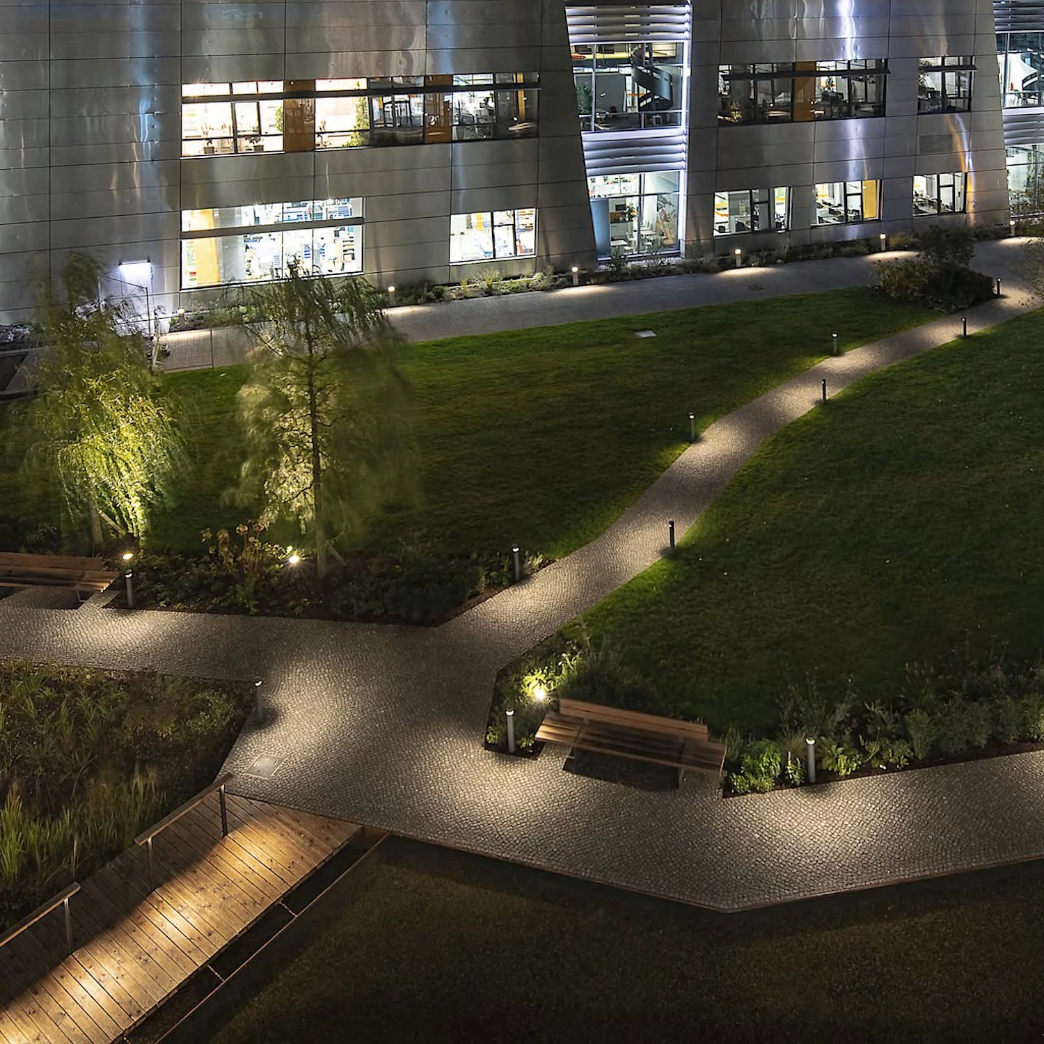 Faretto LED Solare da Giardino 12V Alluminio