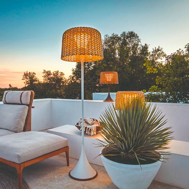 Lampada Solare in Rattan Intrecciato