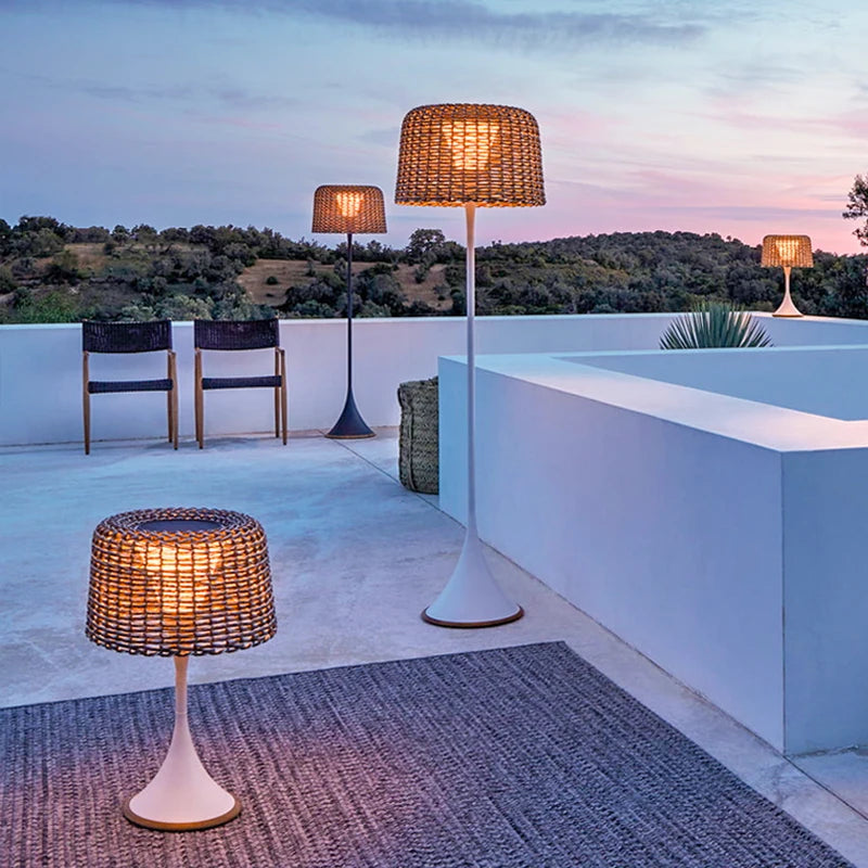 Lampada Solare in Rattan Intrecciato