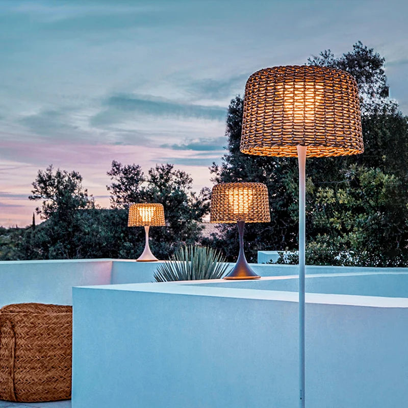 Lampada Solare in Rattan Intrecciato